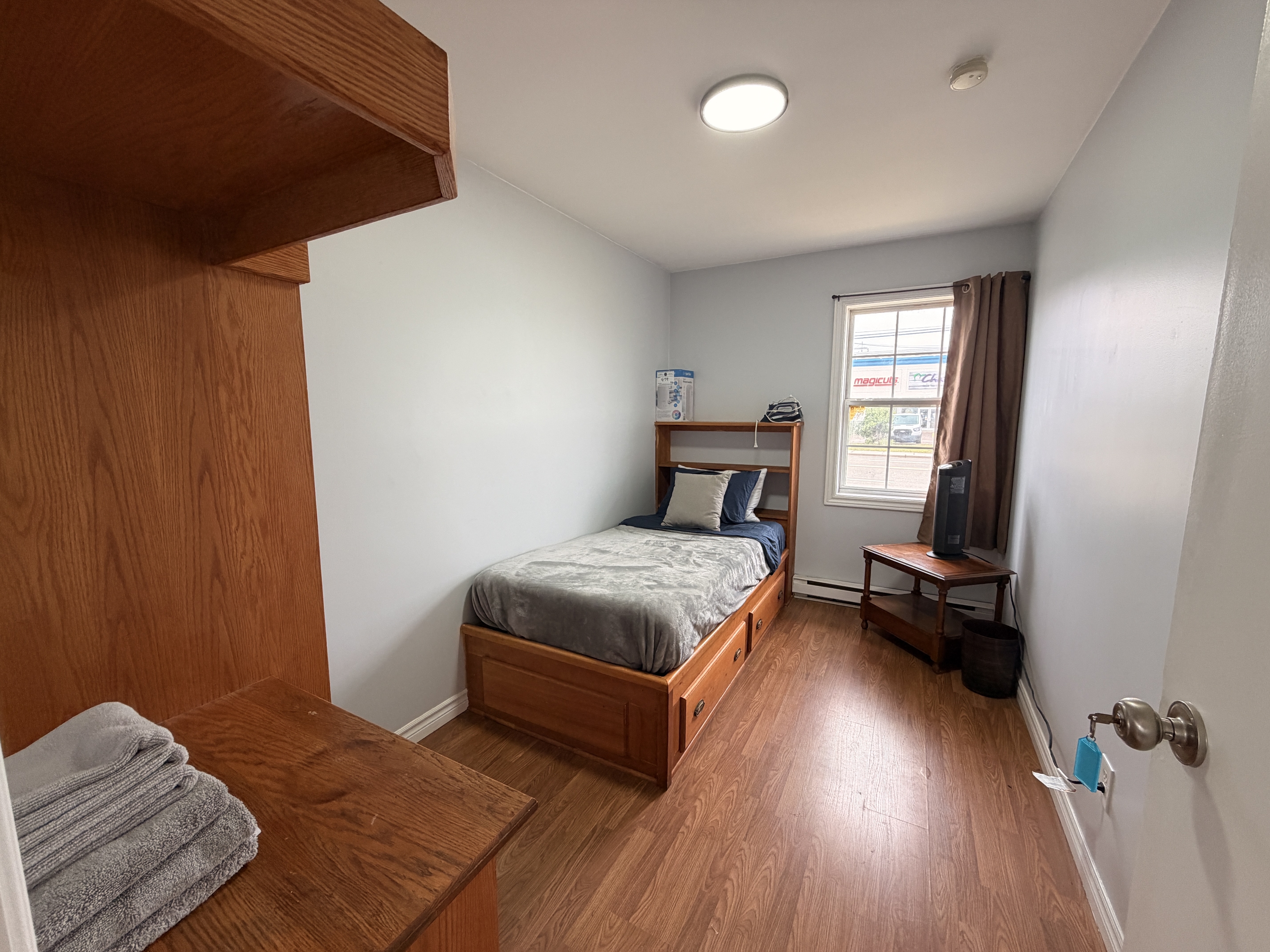 1283 Mountain Road - FEMALE ONLY Upstairs Room 1 photo 23