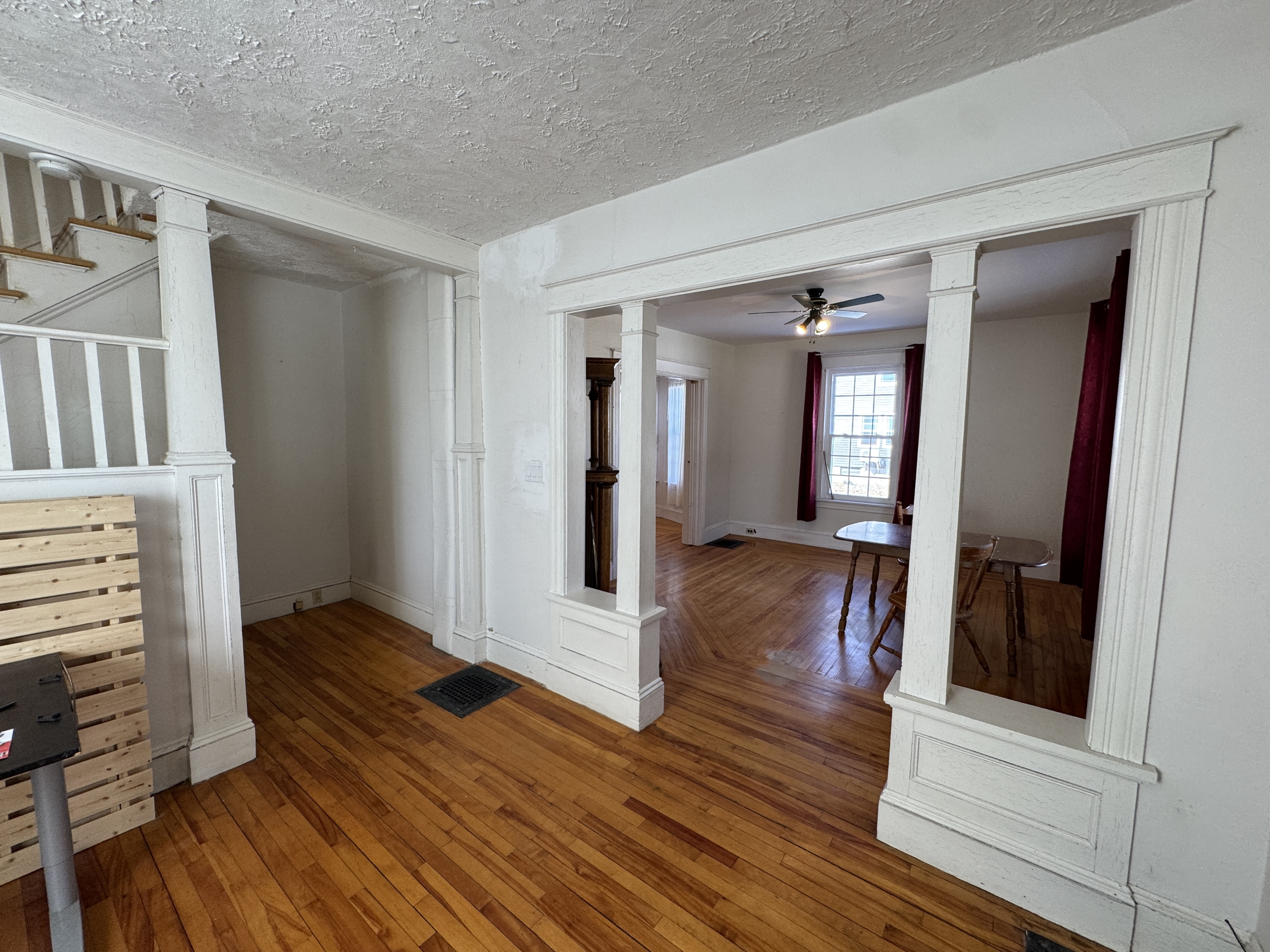 42 Enterprise Street - Room 3