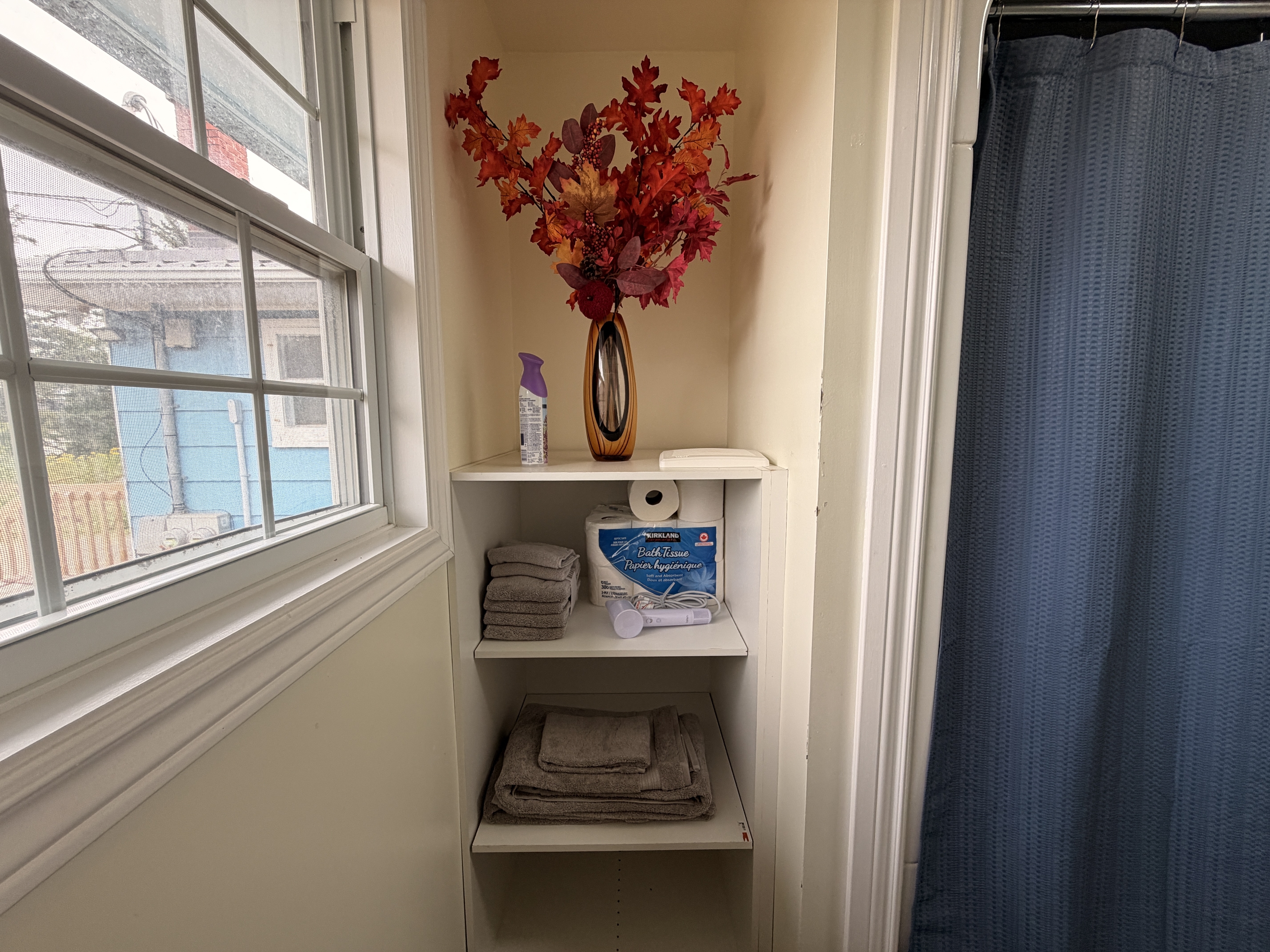 1283 Mountain Road - FEMALE ONLY Upstairs Room 1 photo 16