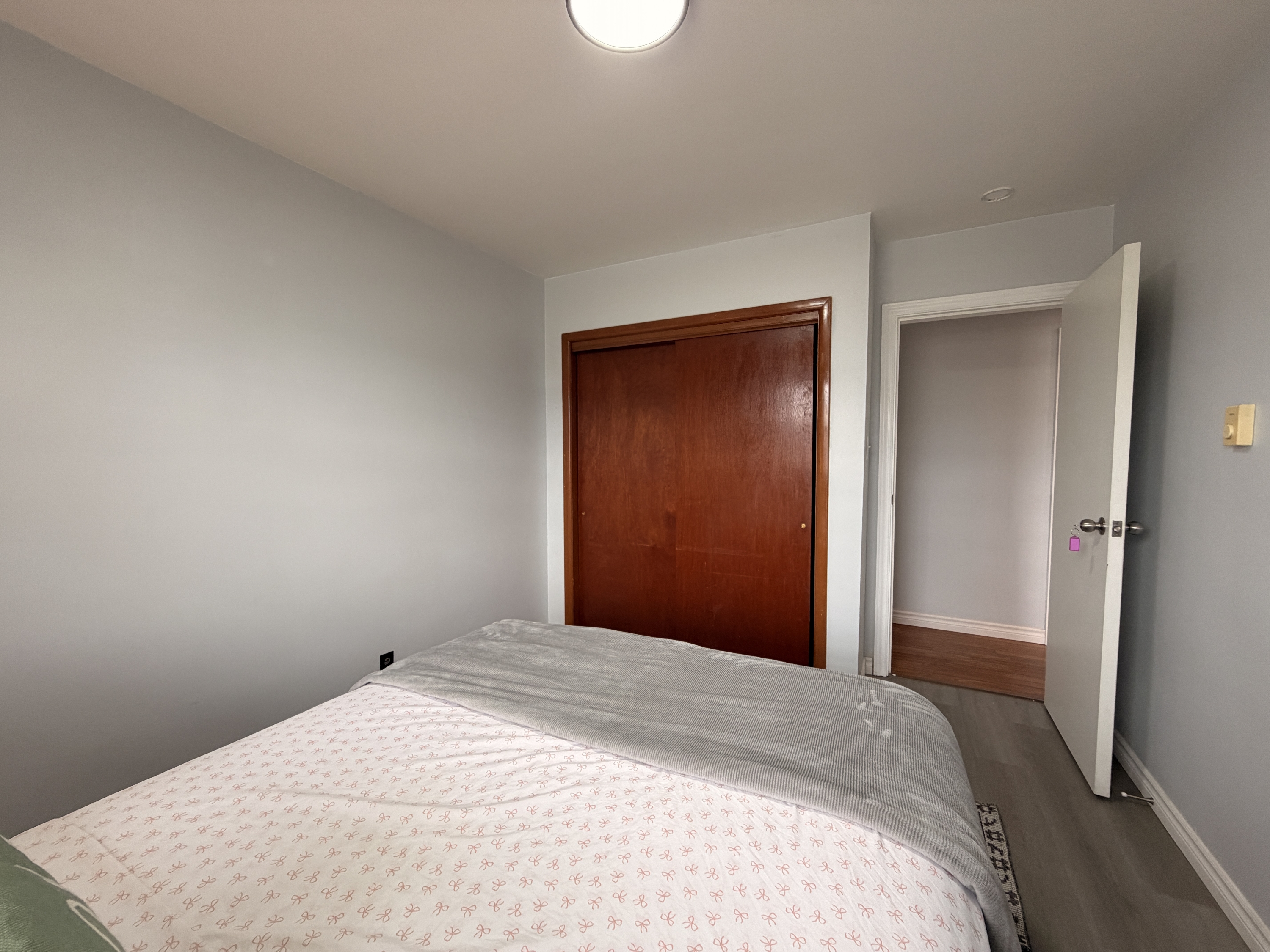 1283 Mountain Road - FEMALE ONLY Upstairs Room 1 photo 31