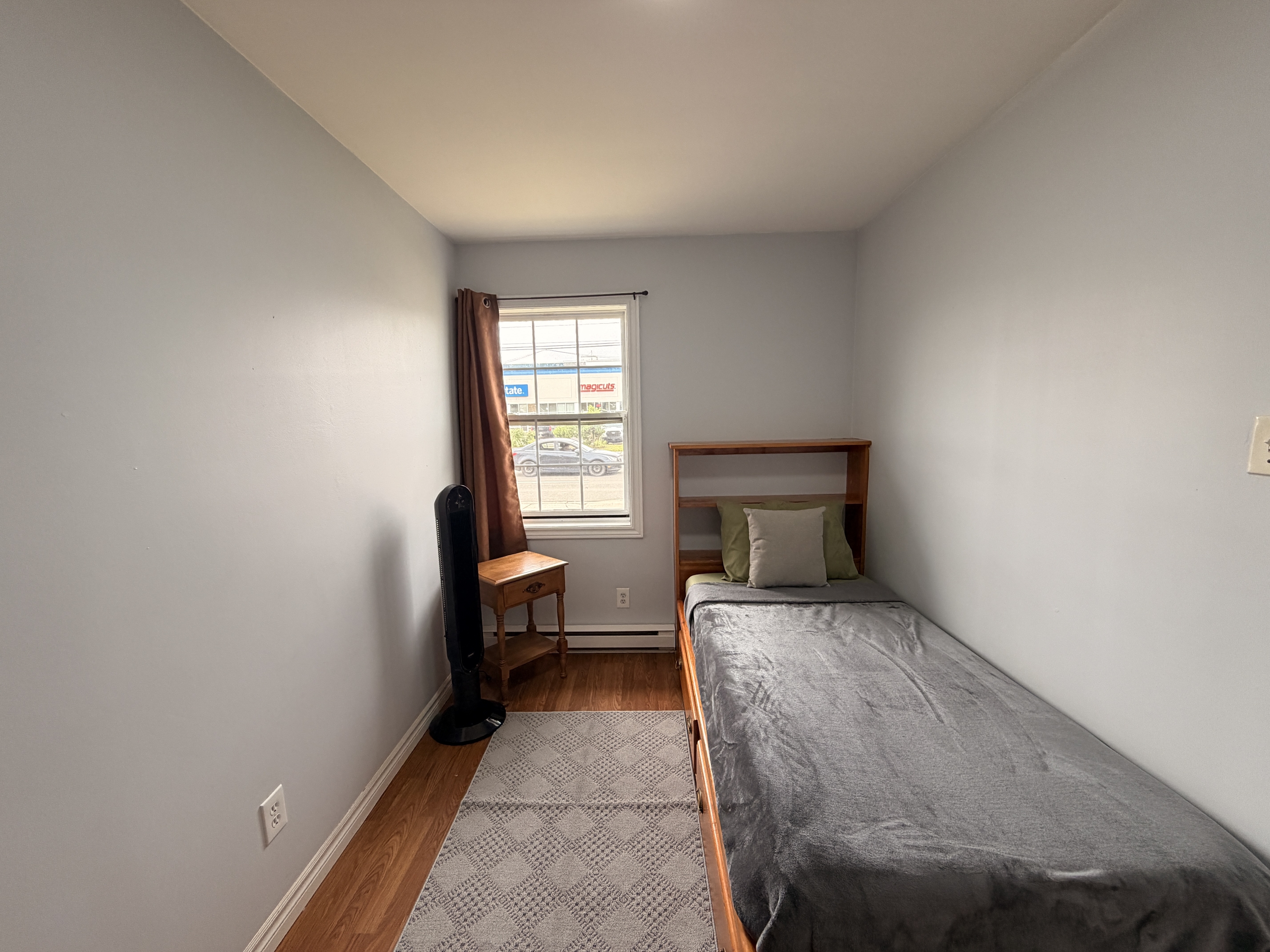1283 Mountain Road - FEMALE ONLY Upstairs Room 1 photo 27