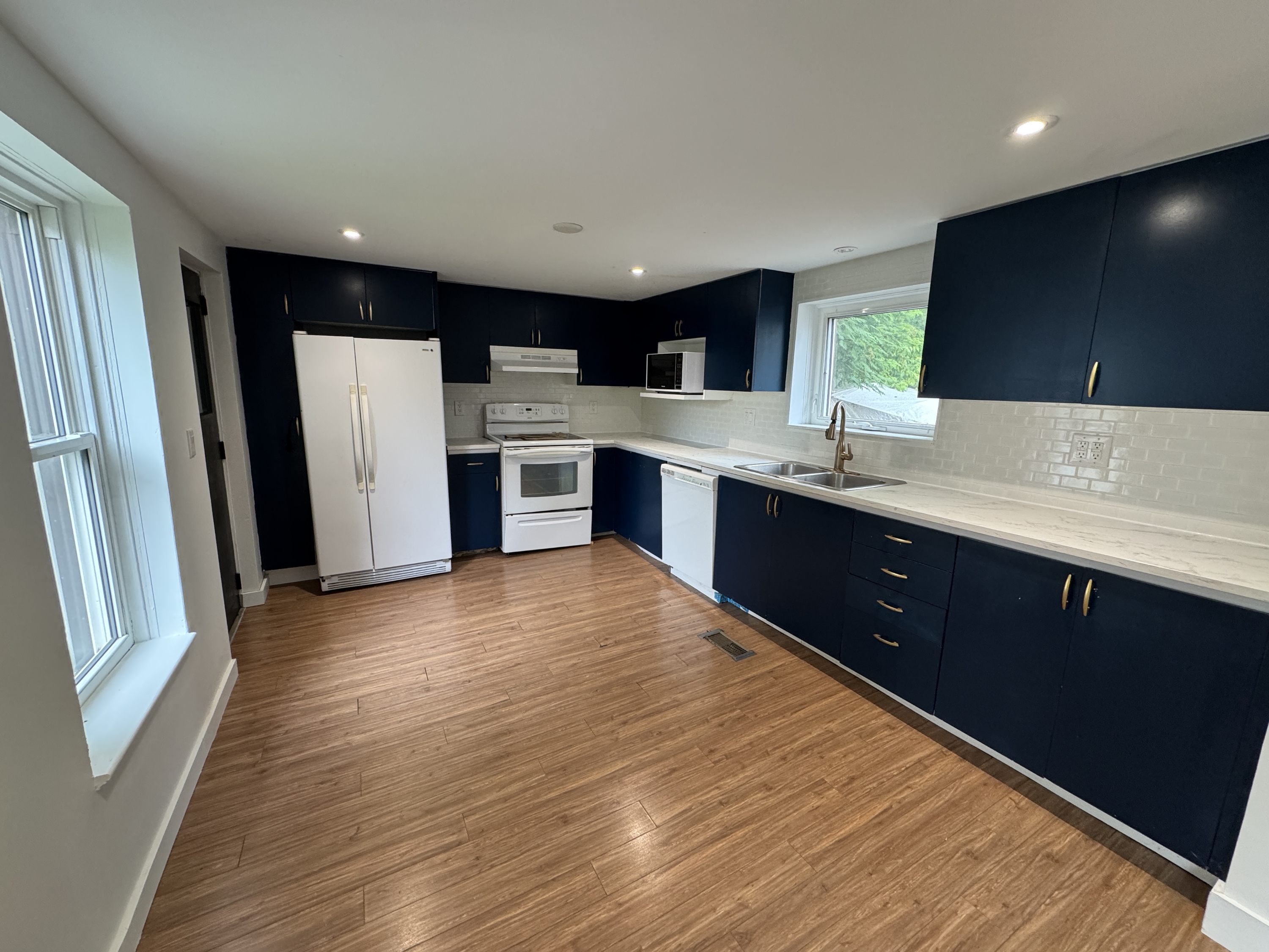 416 Robinson Street - 1