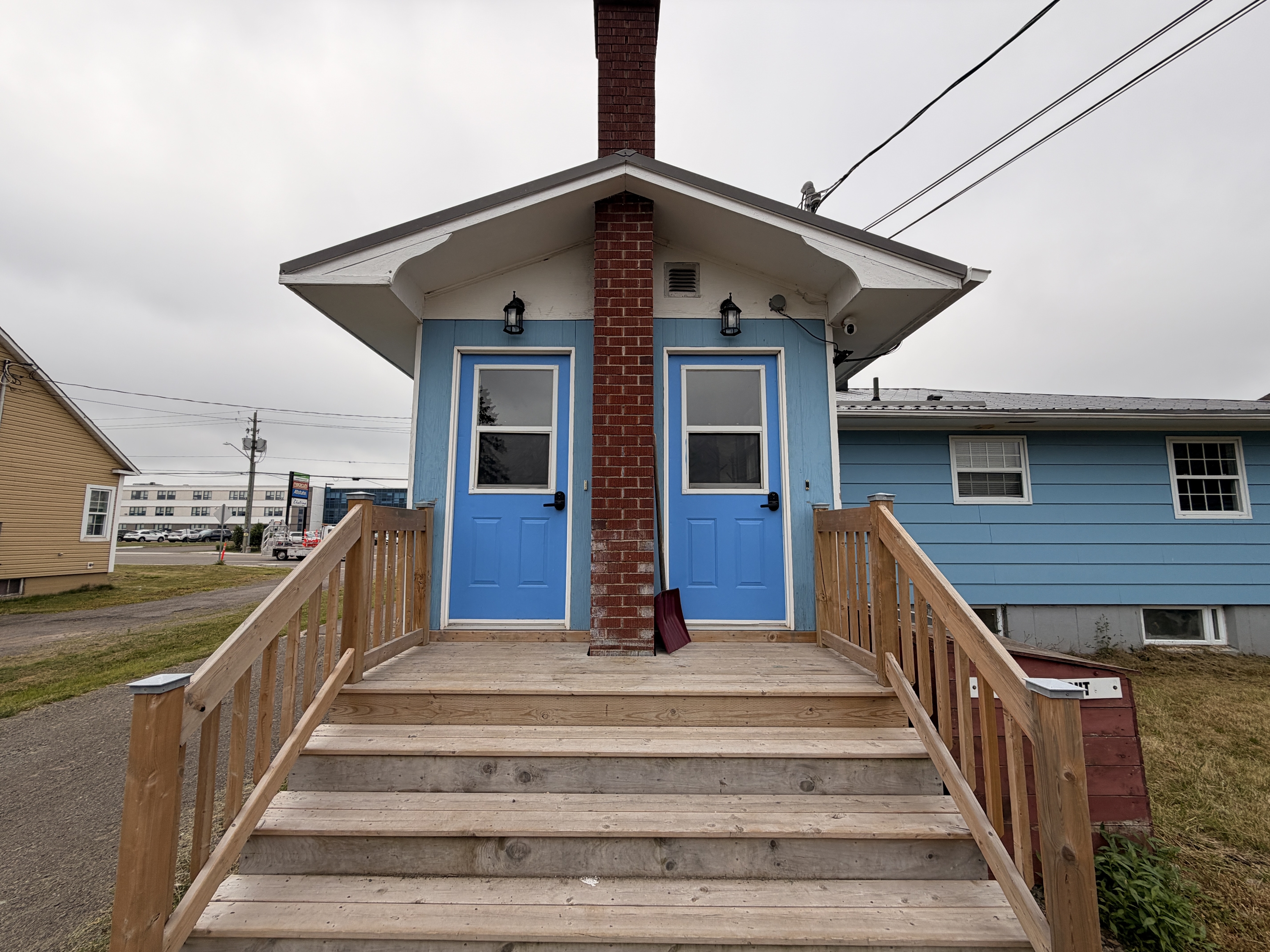 1283 Mountain Road - FEMALE ONLY Upstairs Room 1 photo 2