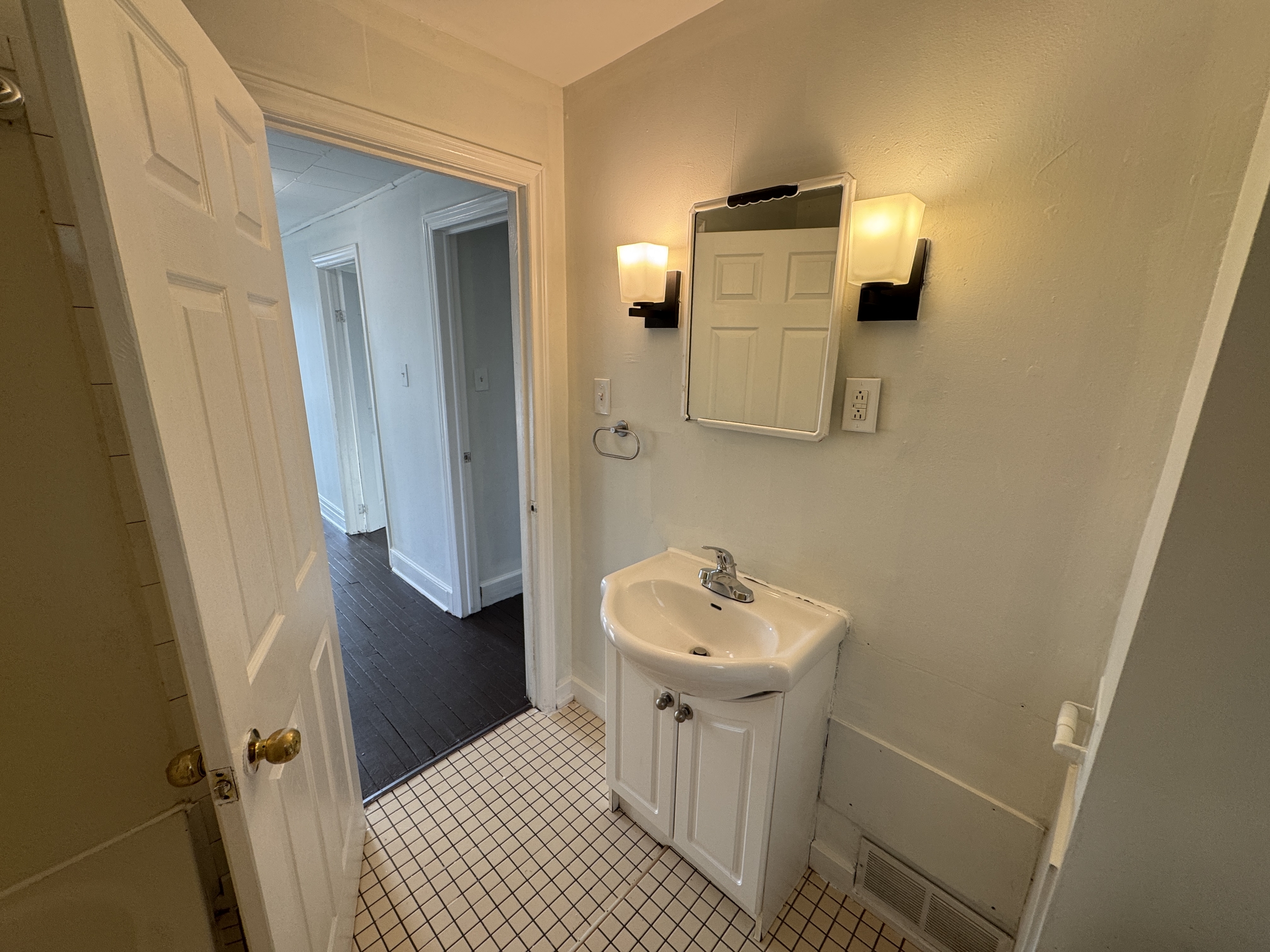 13 Reade Street - Upstairs photo 7