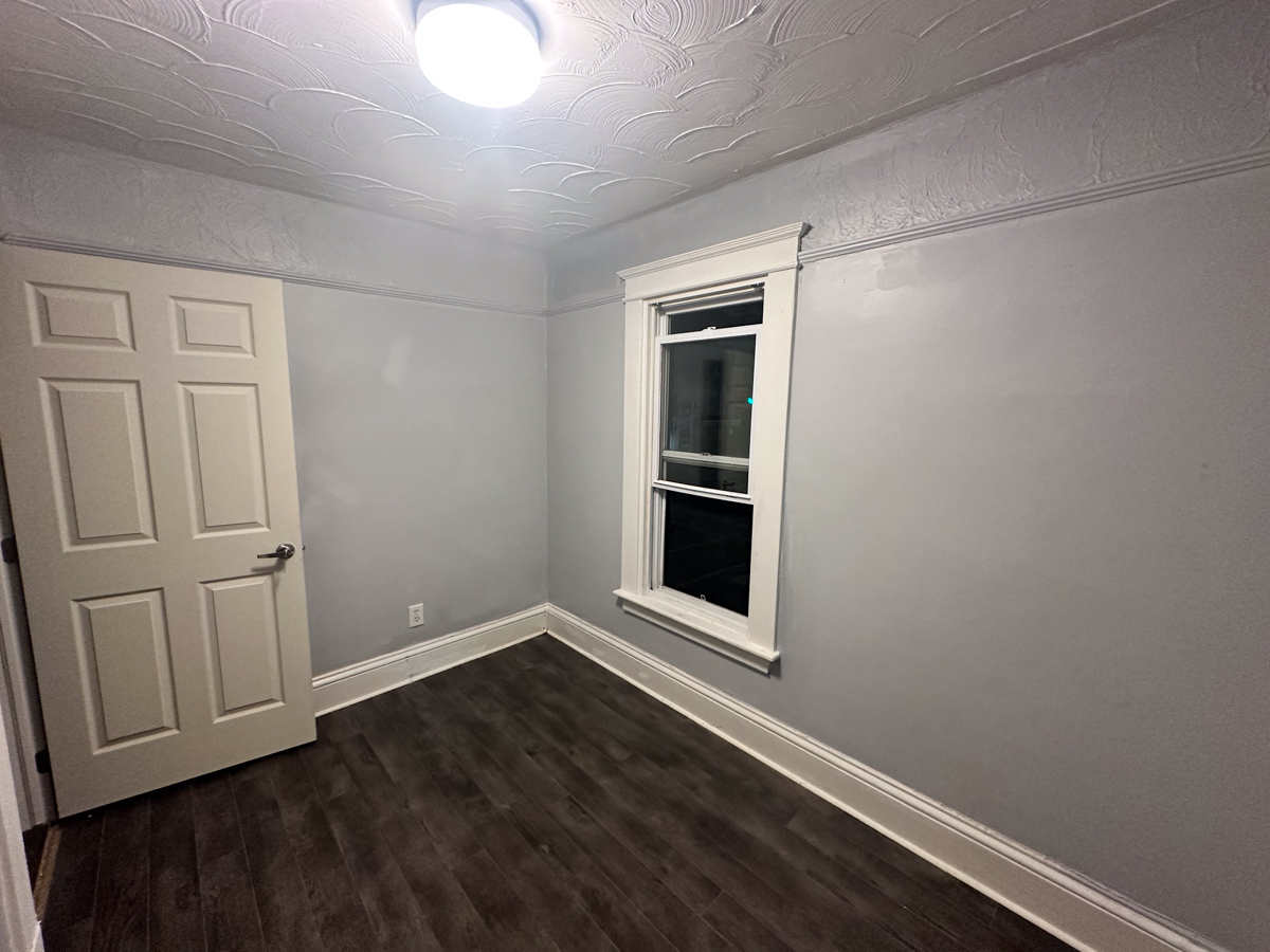 422 Saint George Street - 2 photo 3