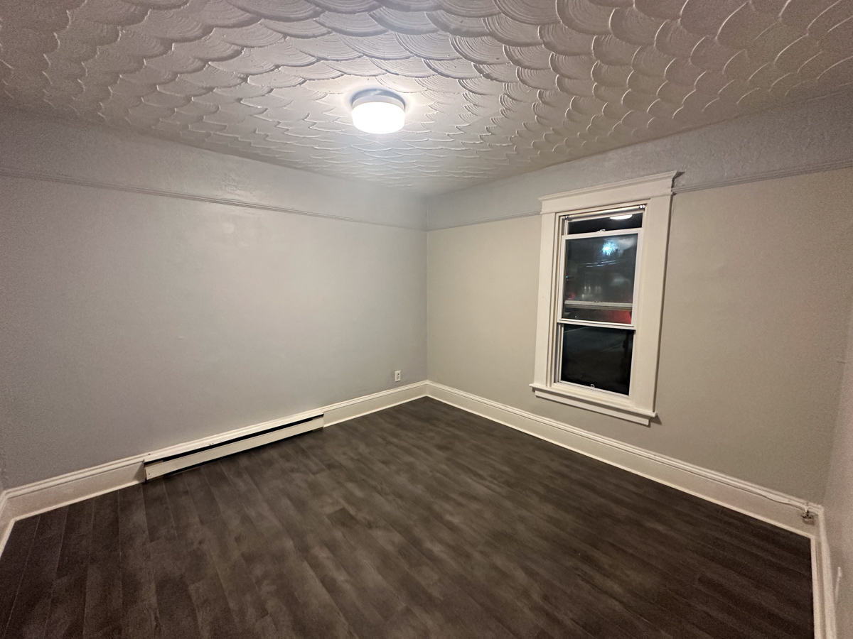422 Saint George Street - 2 photo 9
