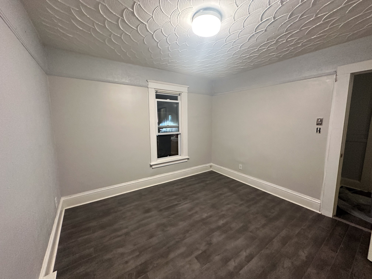 422 Saint George Street - 2 photo 6