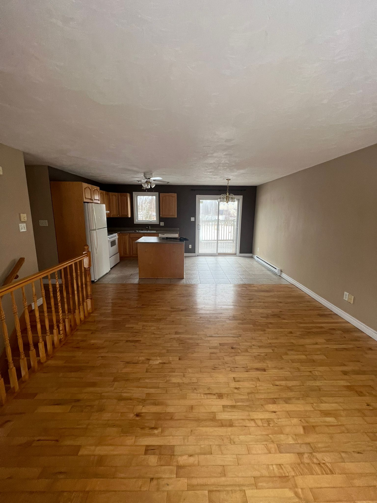24-26 Sutton Court - 26 Main Level photo 3