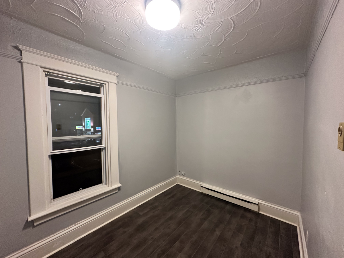 422 Saint George Street - 2 photo 5
