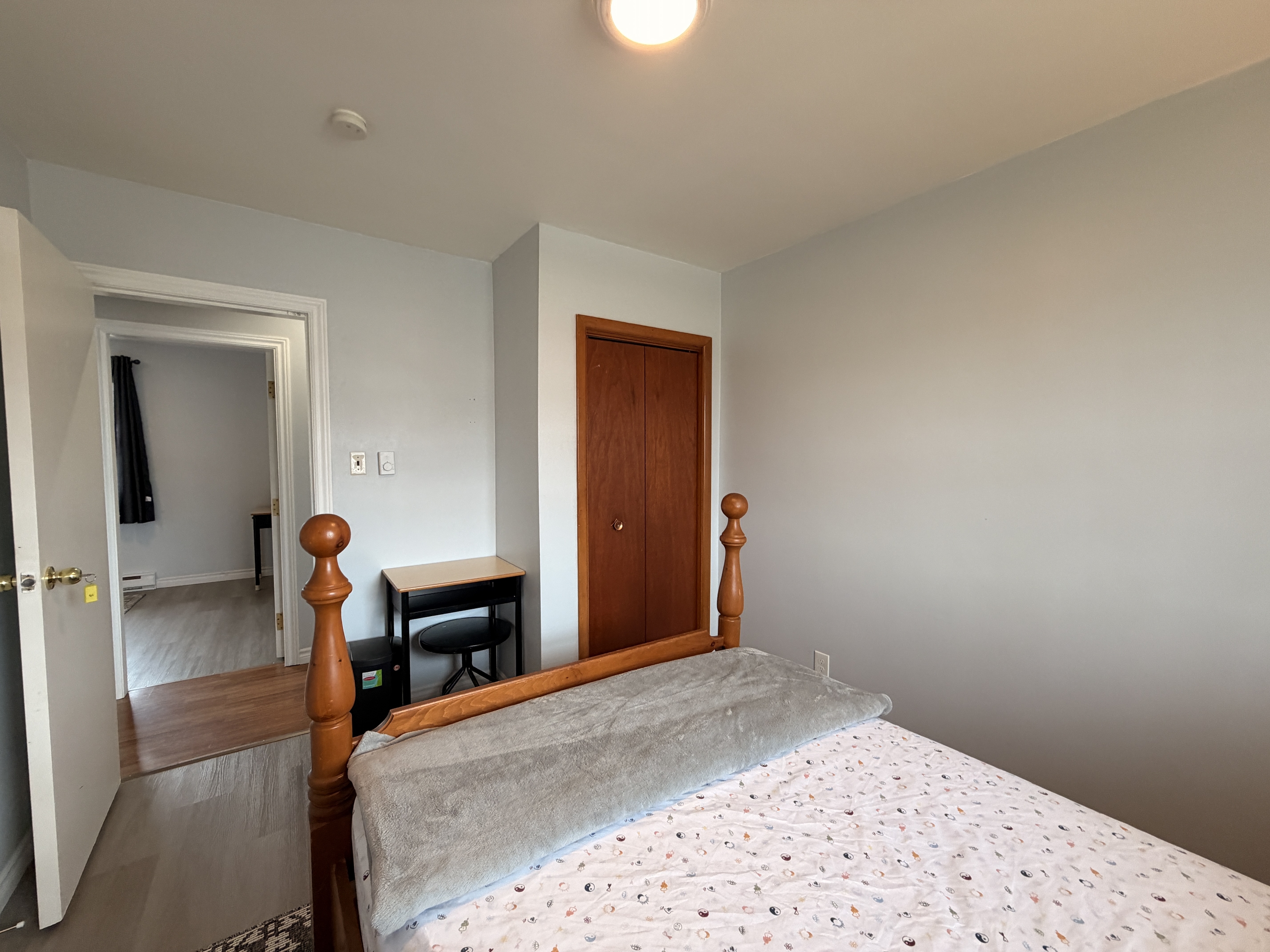 1283 Mountain Road - FEMALE ONLY Upstairs Room 1 photo 33