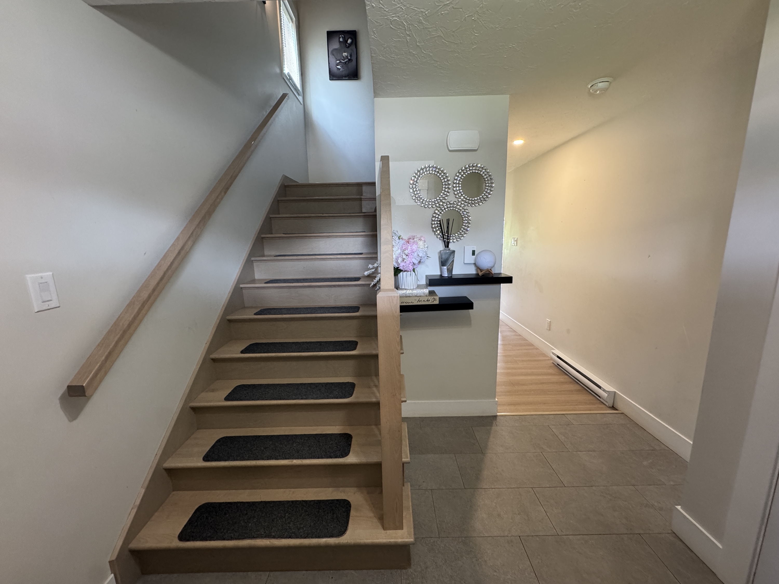165 Teaberry Avenue - Upper Level photo 5