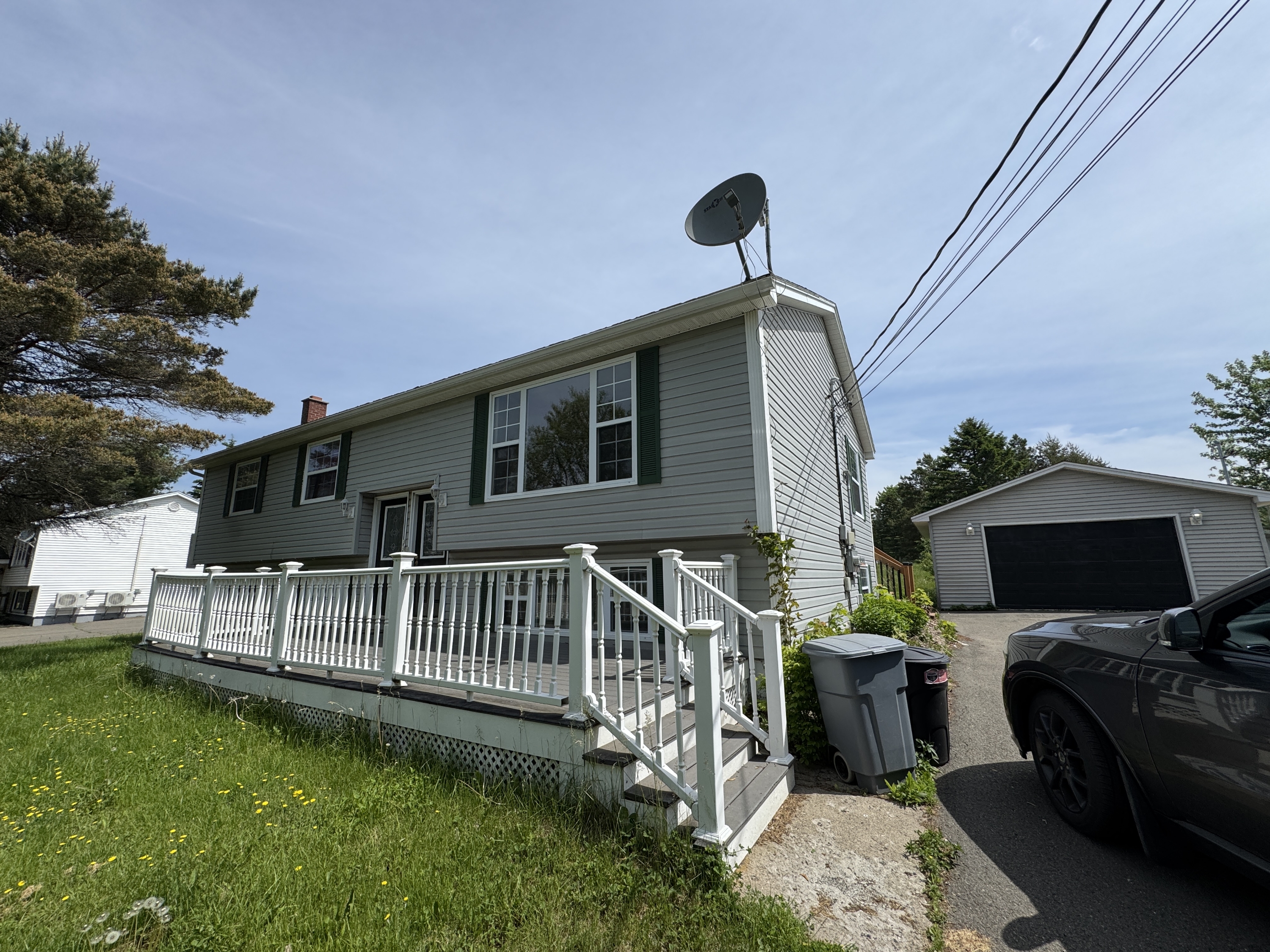 4619 Rue Principale - Upstairs
