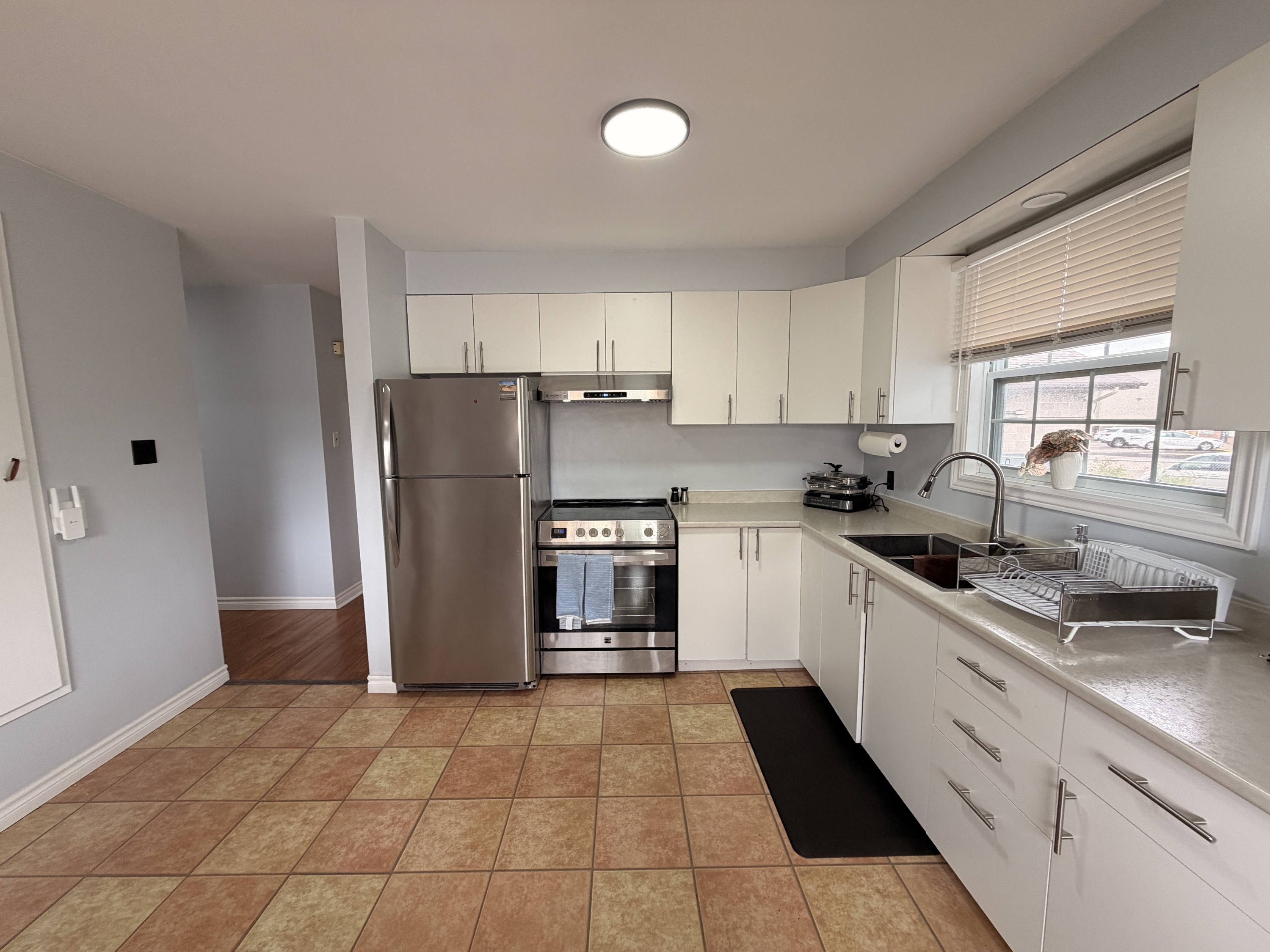 1283 Mountain Road - FEMALE ONLY Upstairs Room 1 photo 5